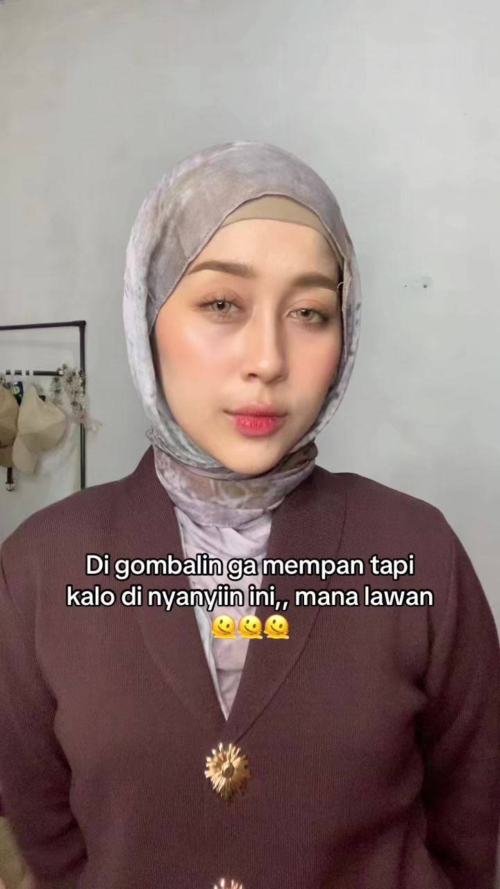 @Silvia Andrianiii