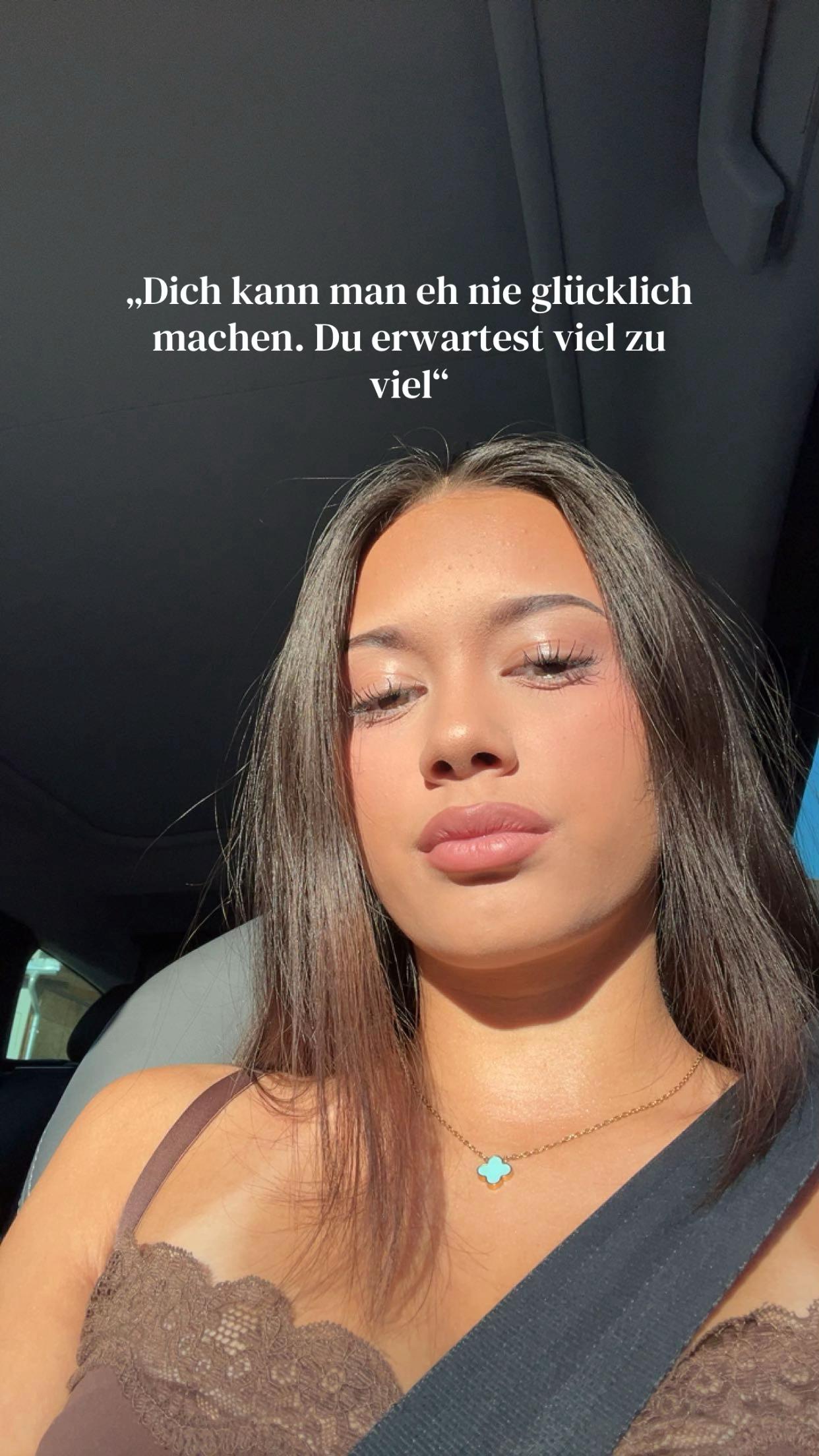 @𝐒𝐡𝐚𝐫𝐨𝐧 𝐊𝐡𝐚𝐞𝐥𝐚
