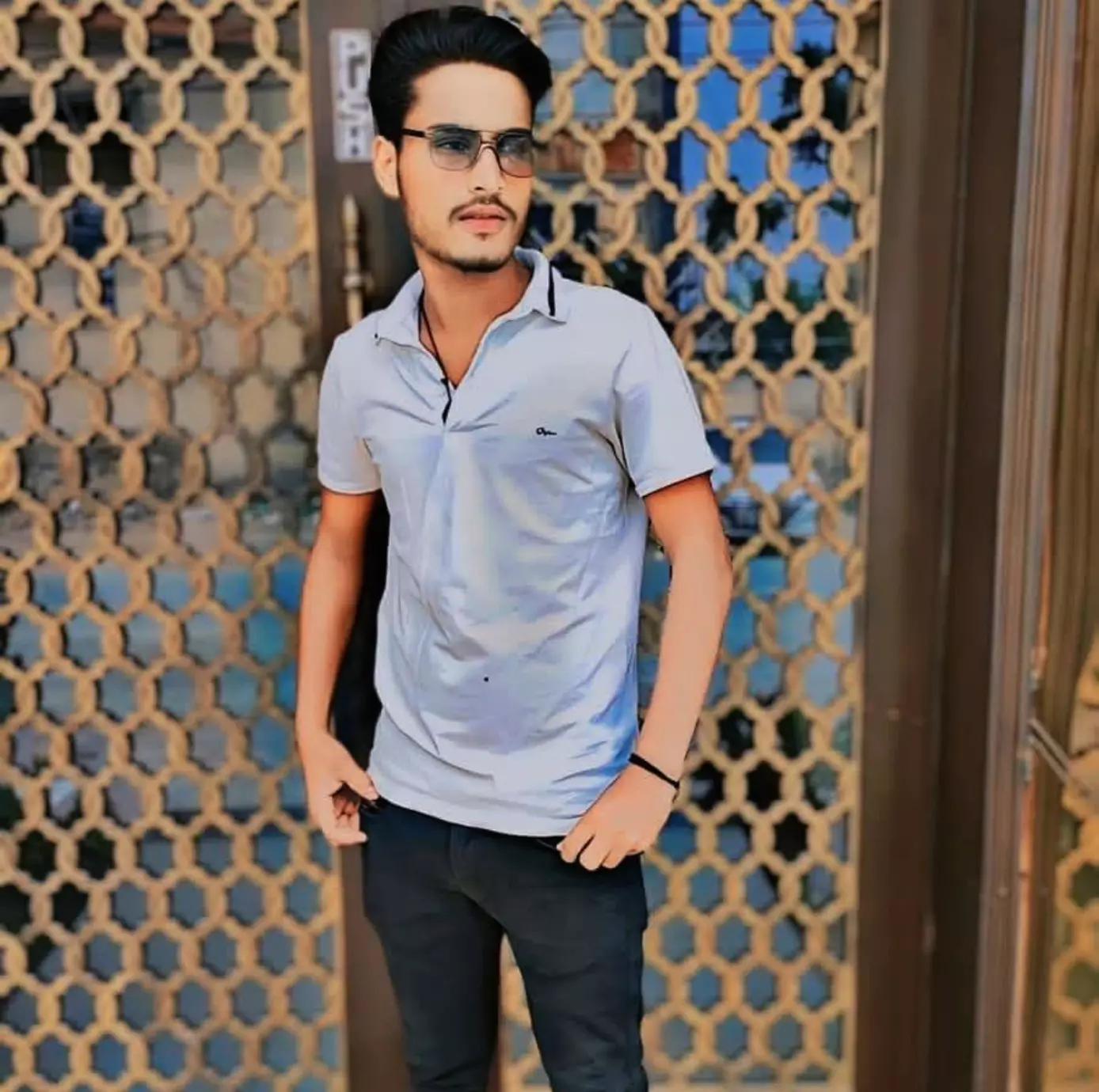 @Momin kharal👑