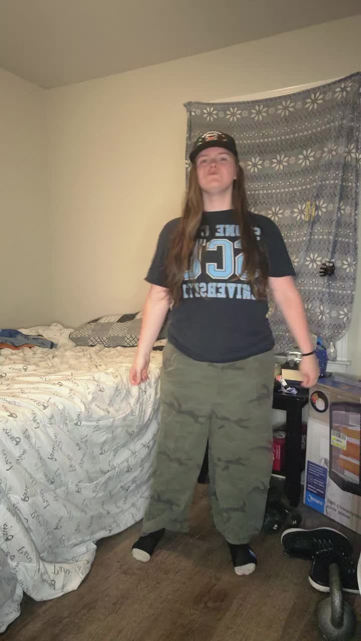 @RandomQueen25