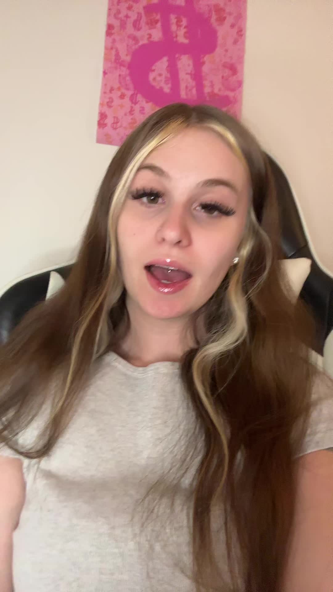 @Lyv