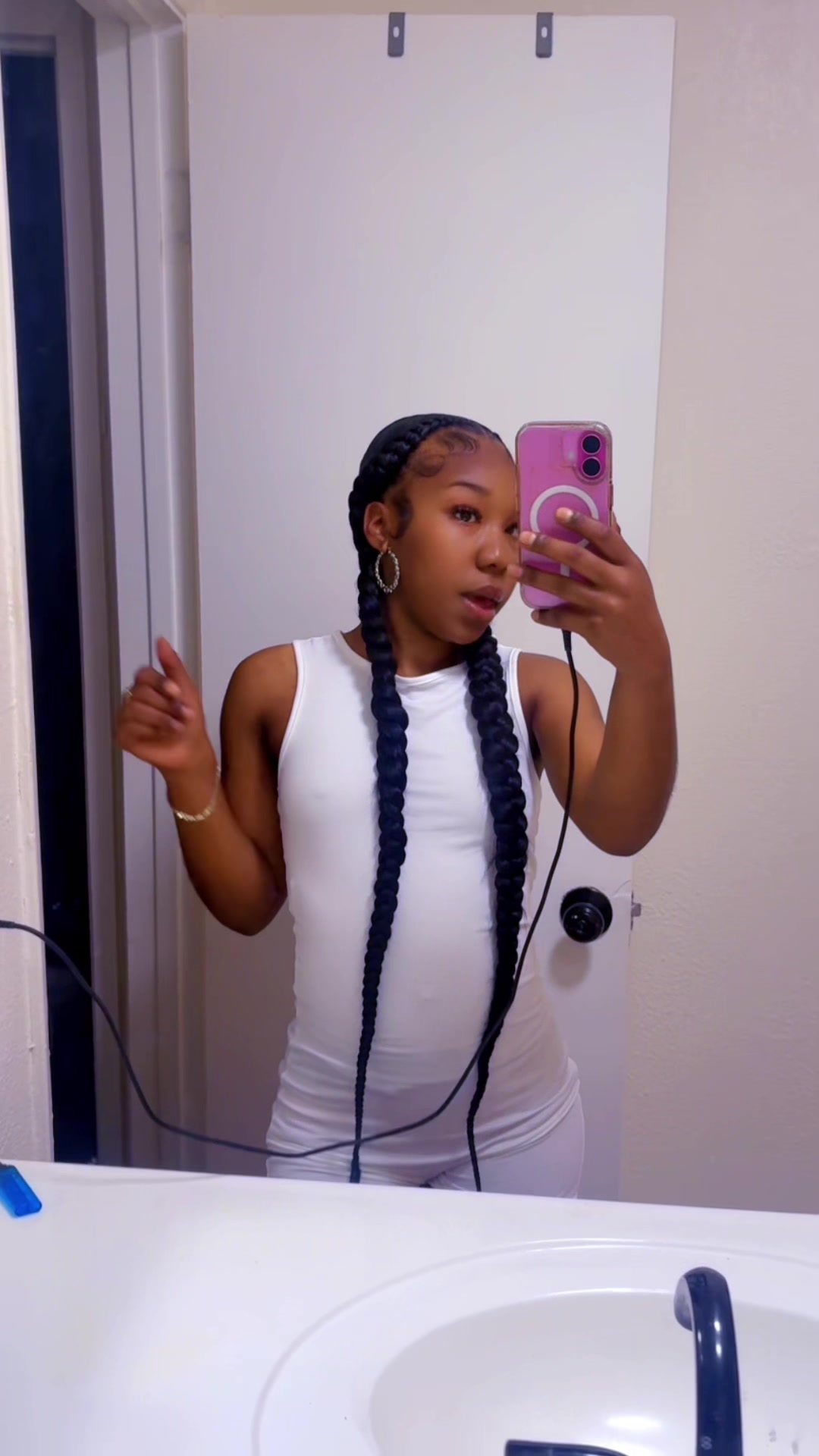 @Aniya ⚡️