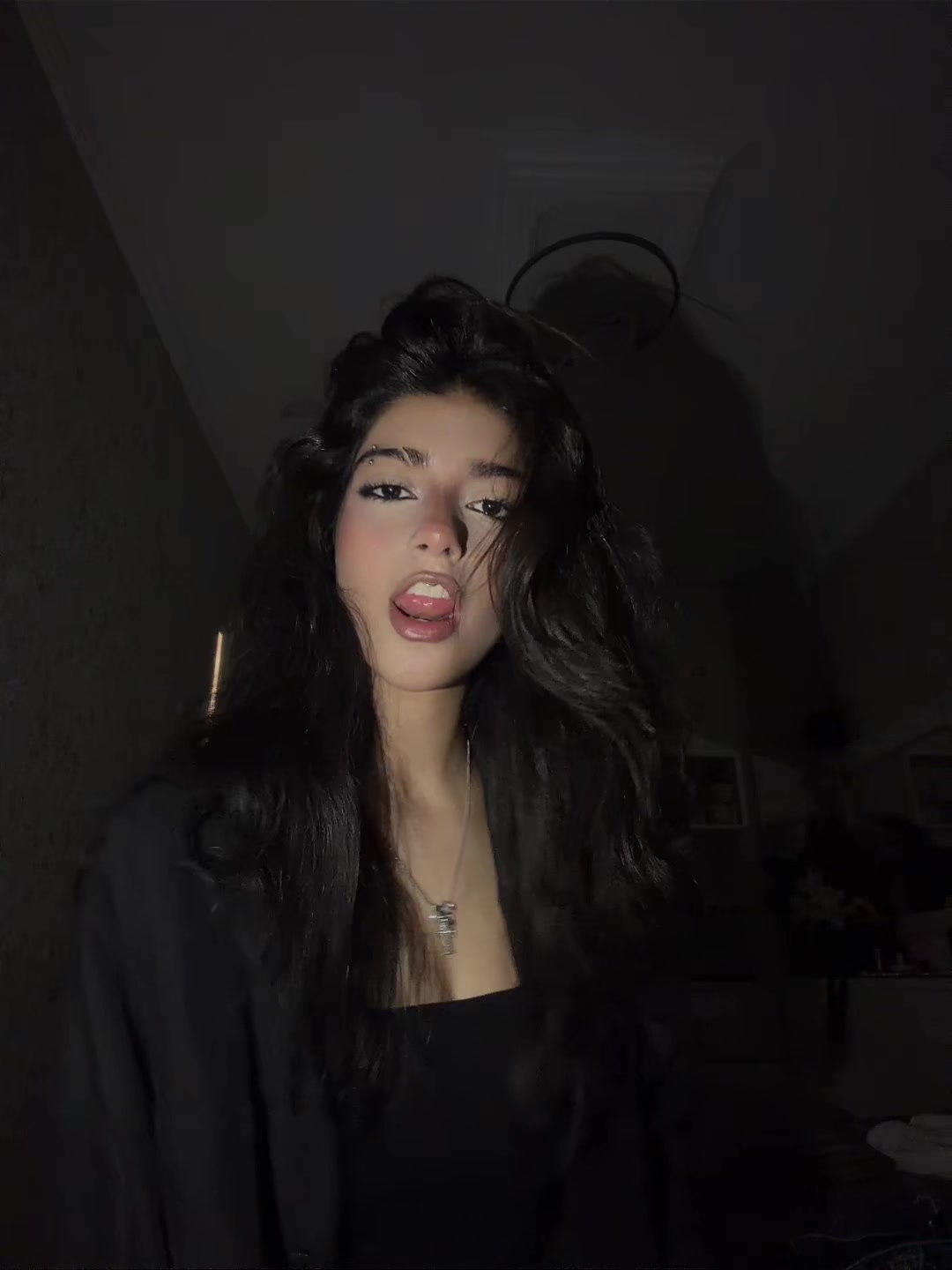 @avaaawoo
