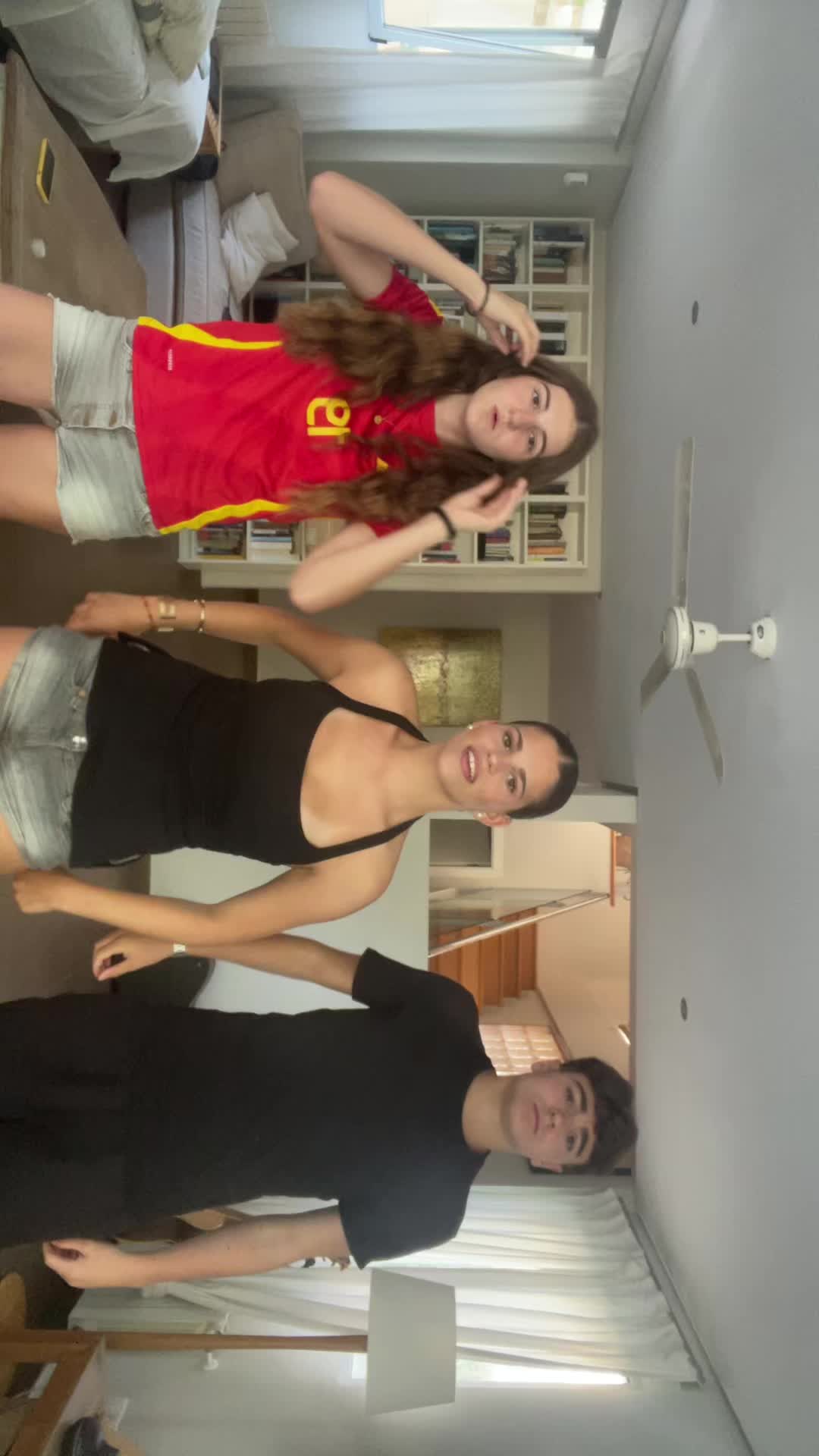 @???