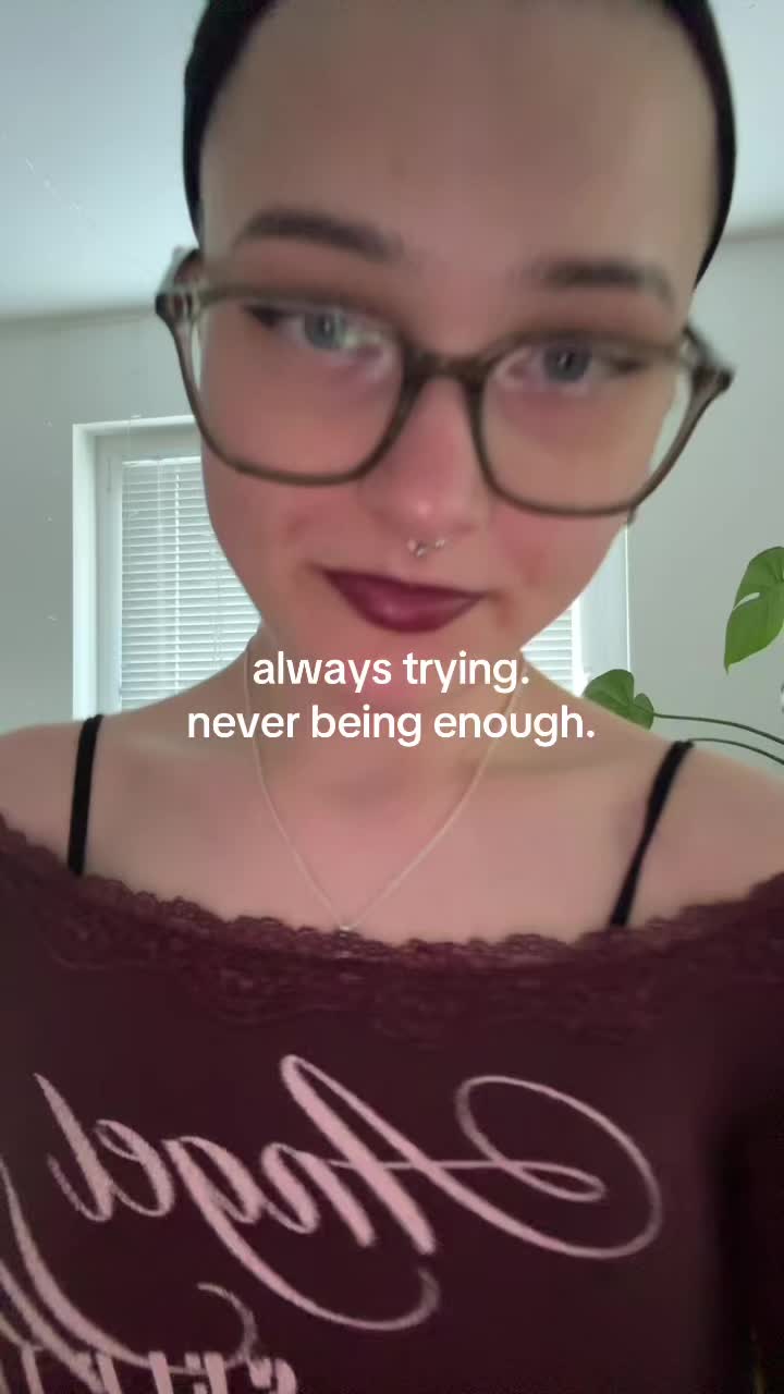 @￴