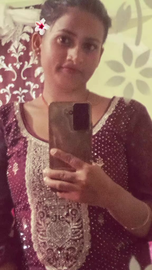 @simple girl ❣️😊