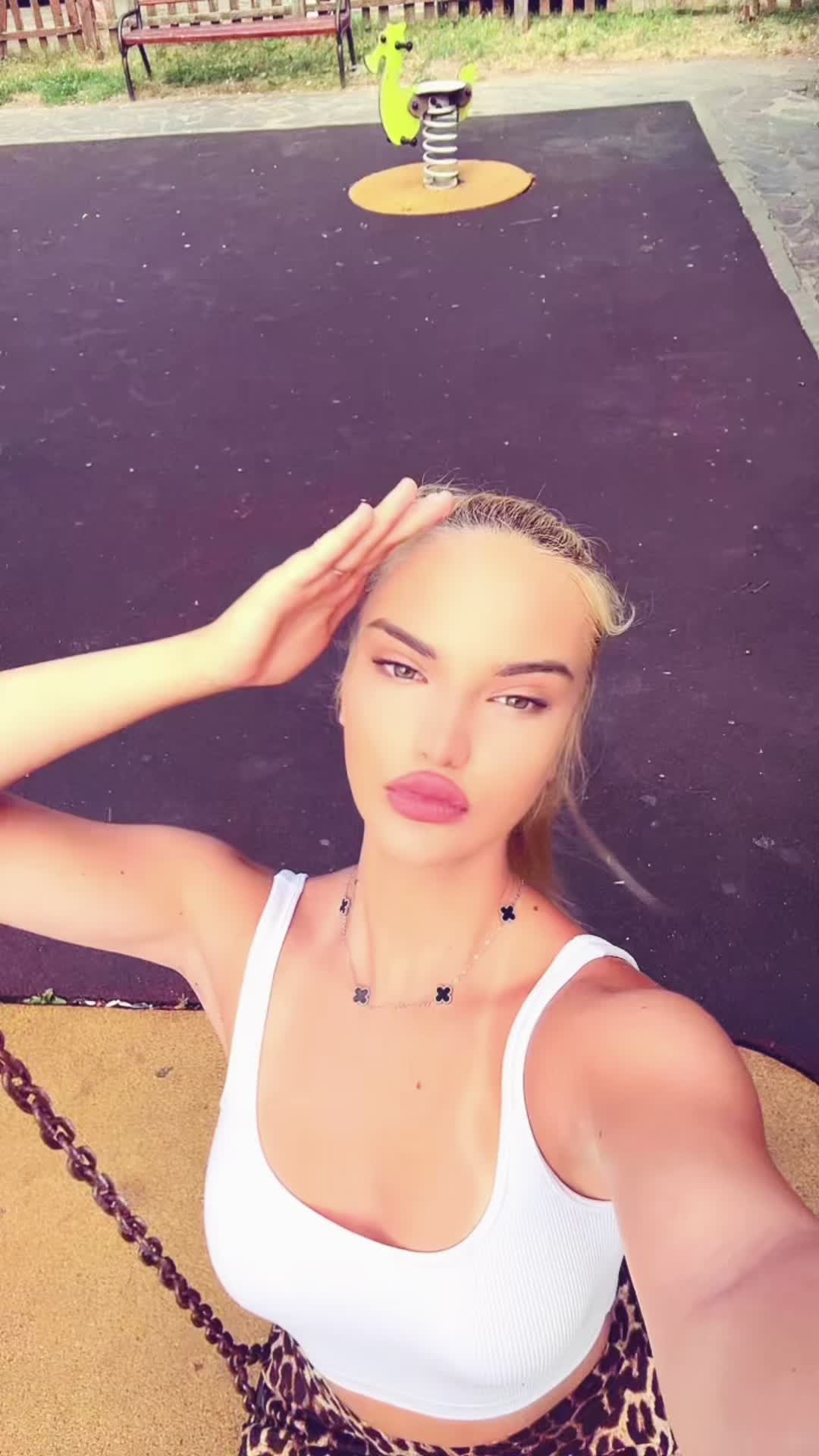 @Iulia_22