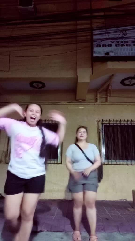 @伊笑