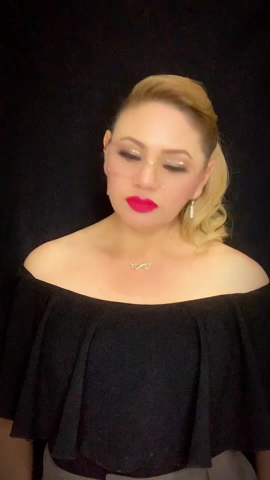 @Claudia_Kiros