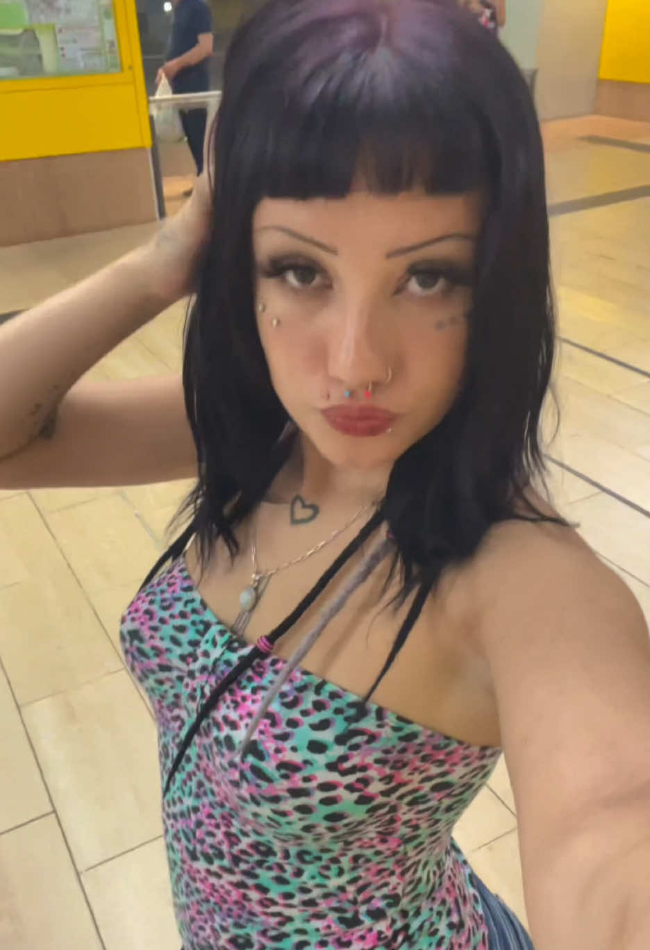 @🧛🏻&zwj;♀️