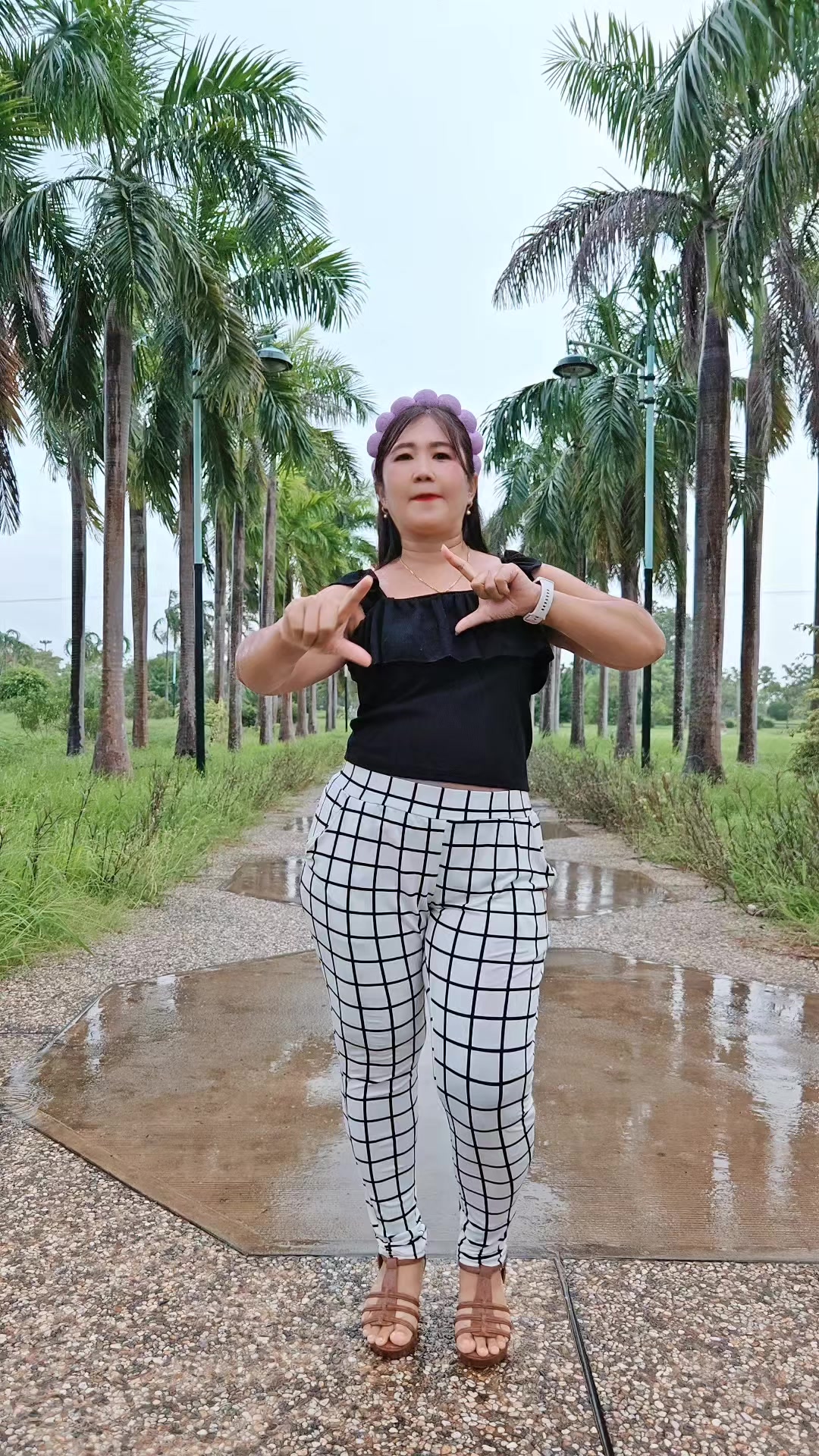 @Song Laypyay Hnin (Official )
