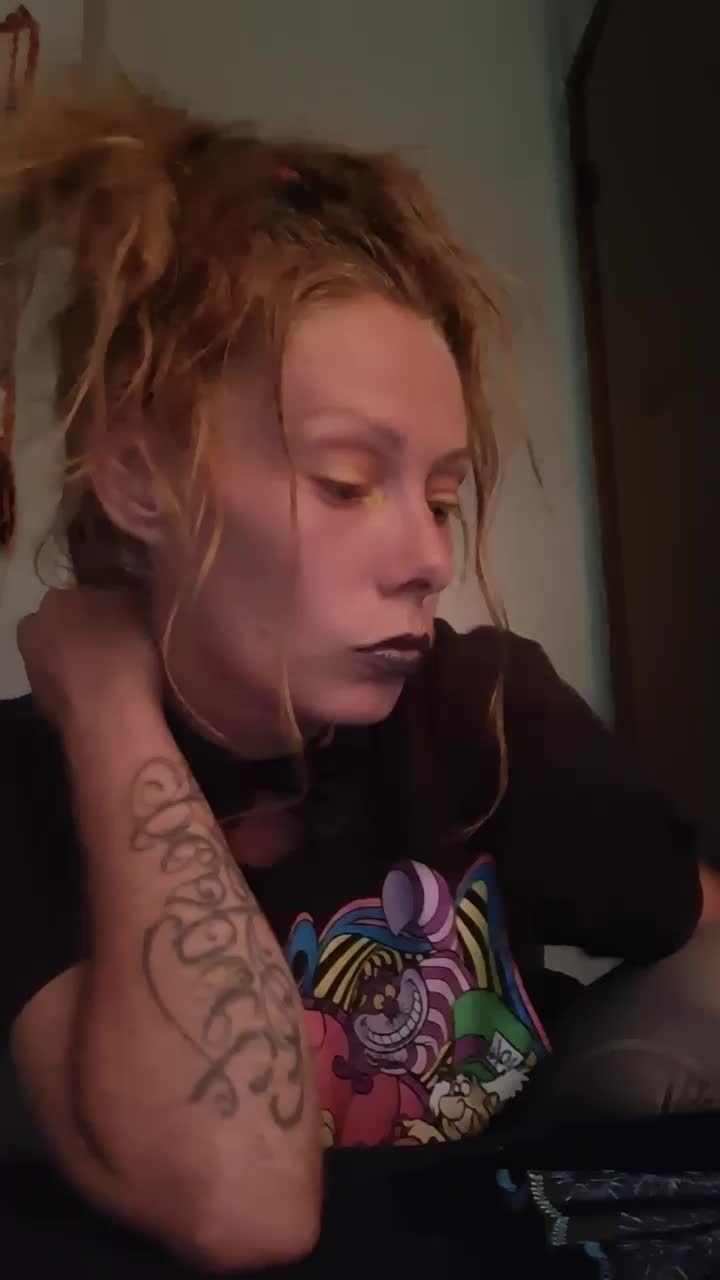 @🧚‍♂️🧚‍♀️🧛‍♂️🧛‍♀️🫅👸