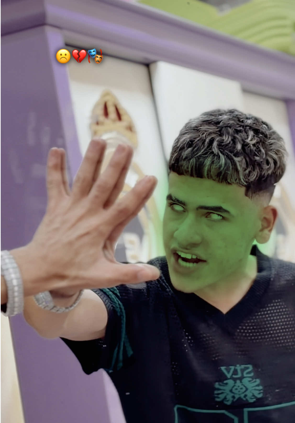 @💥🤴🏻 علِيّ أُومَال 🤴🏻💥