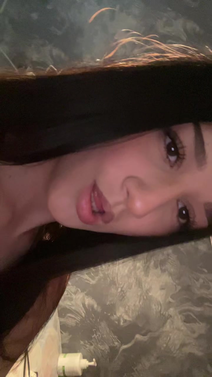 @брюнетка