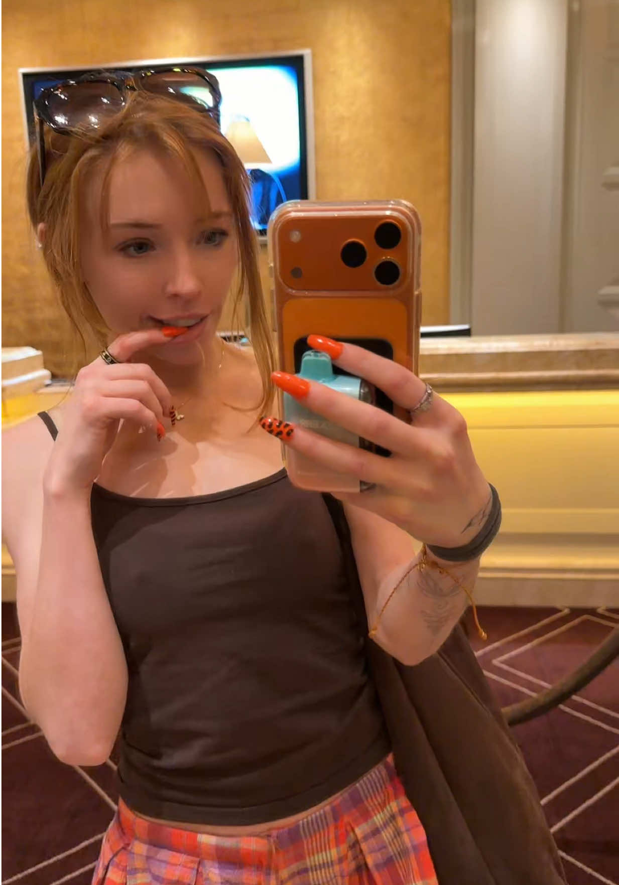 @fyecrtch