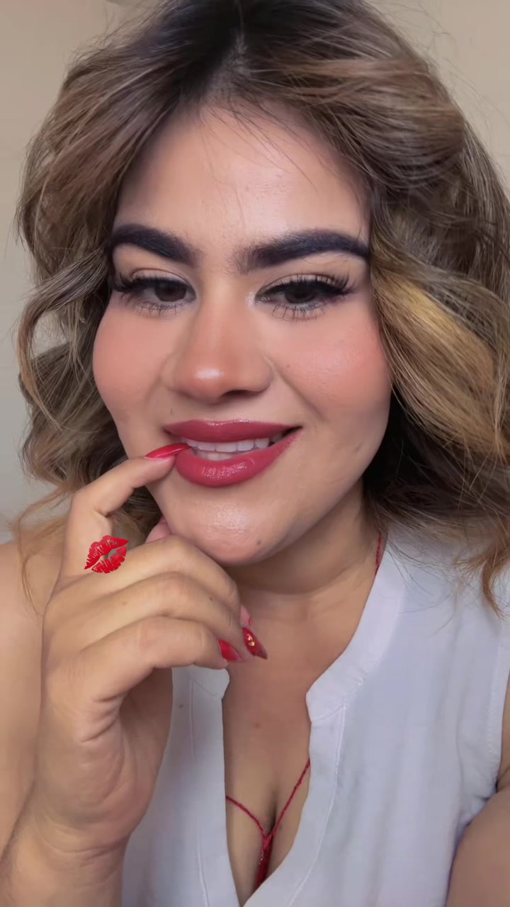@LAURA  CH&Aacute;VEZ ❤️