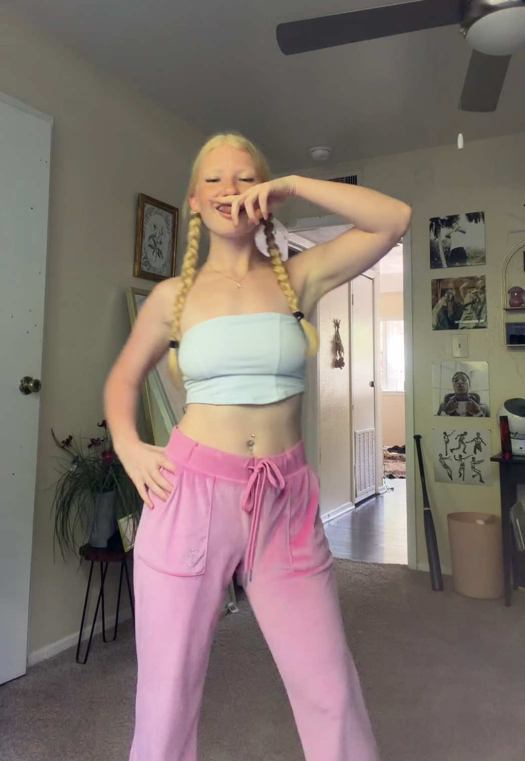 @kelsie