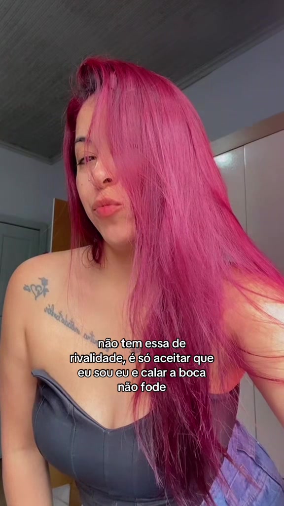 @jhenii_freitas