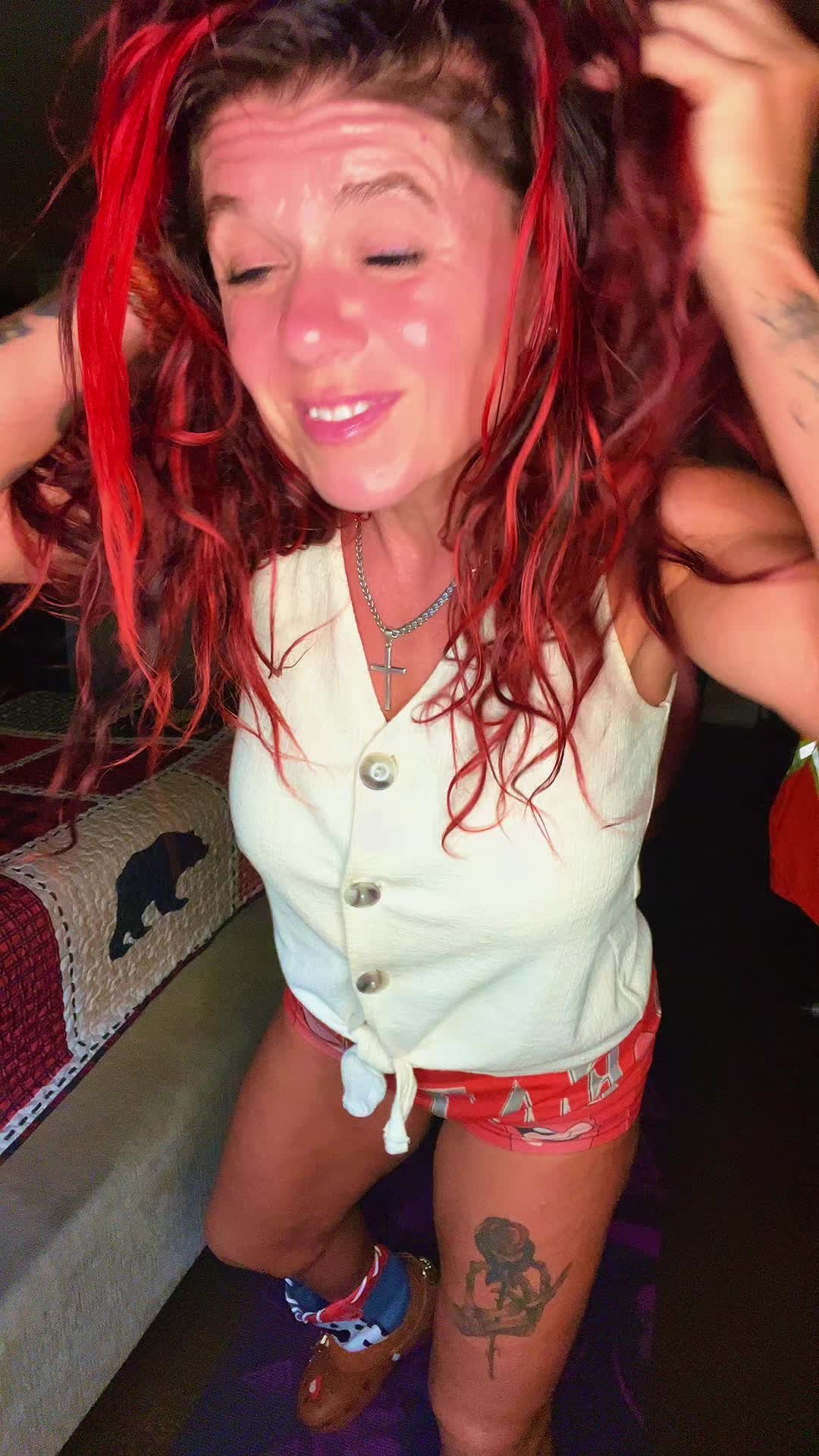 @RedneckBaddie