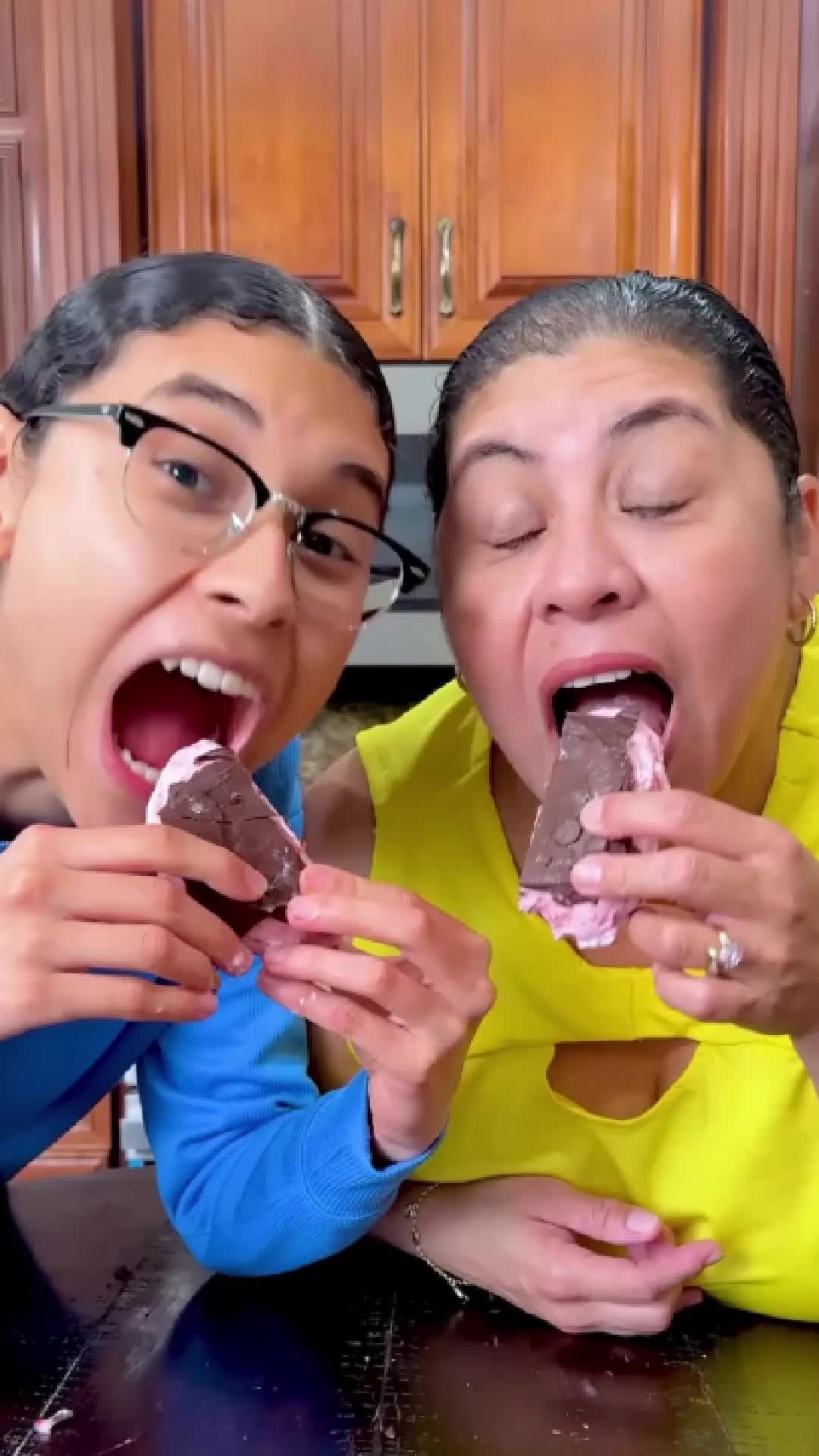 @Lala
