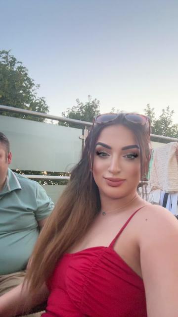 @kareenaxox_