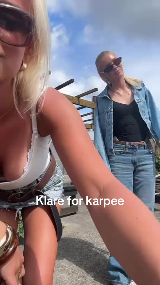 @🙋🏼&zwj;♀️🙋🏼&zwj;♀️