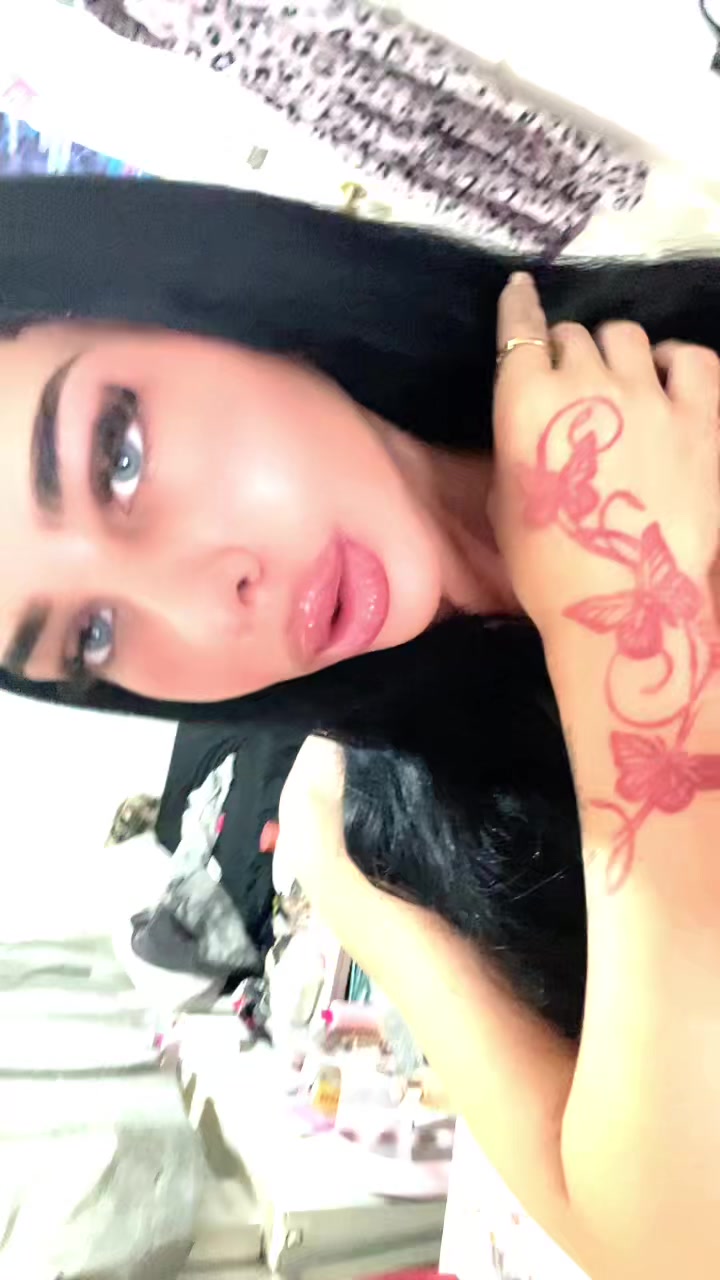 @Laylascottꨄ