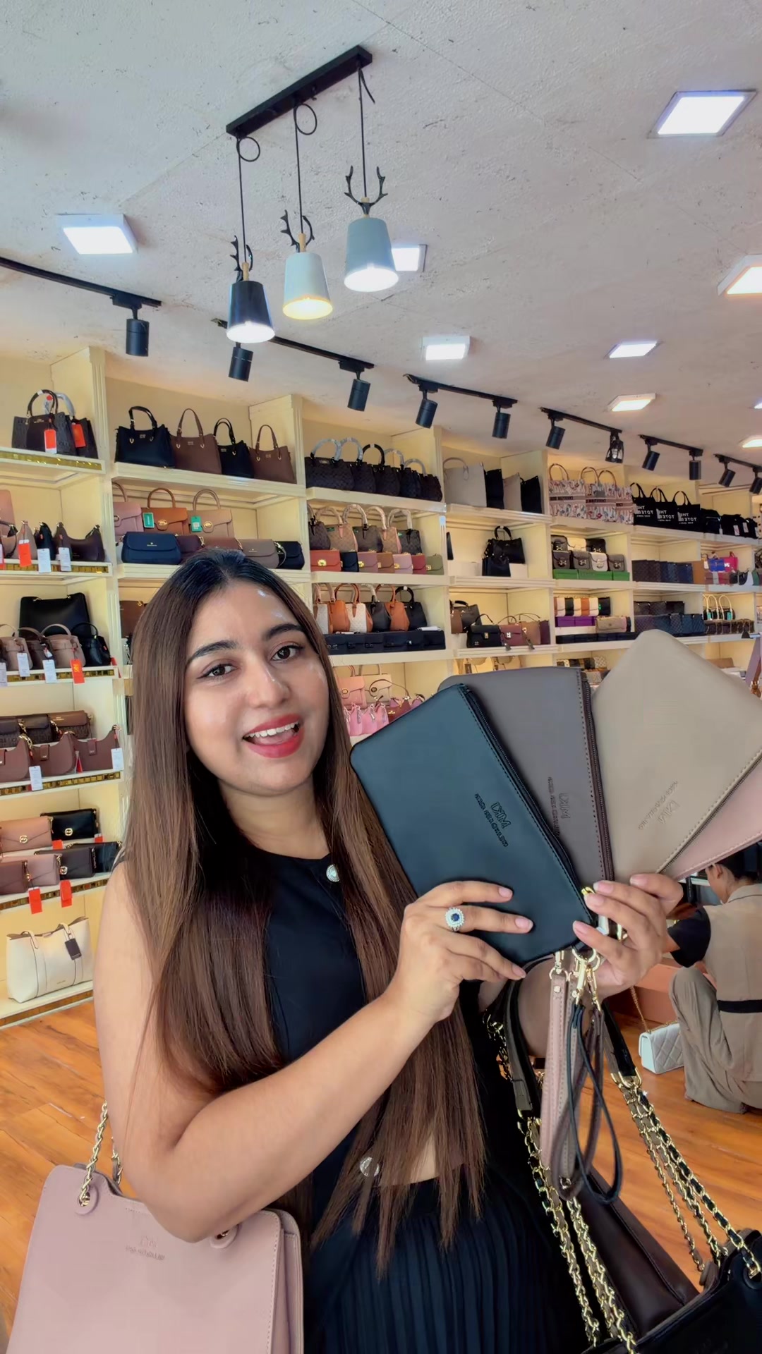 @Hnin Bags Wholesale & Retail