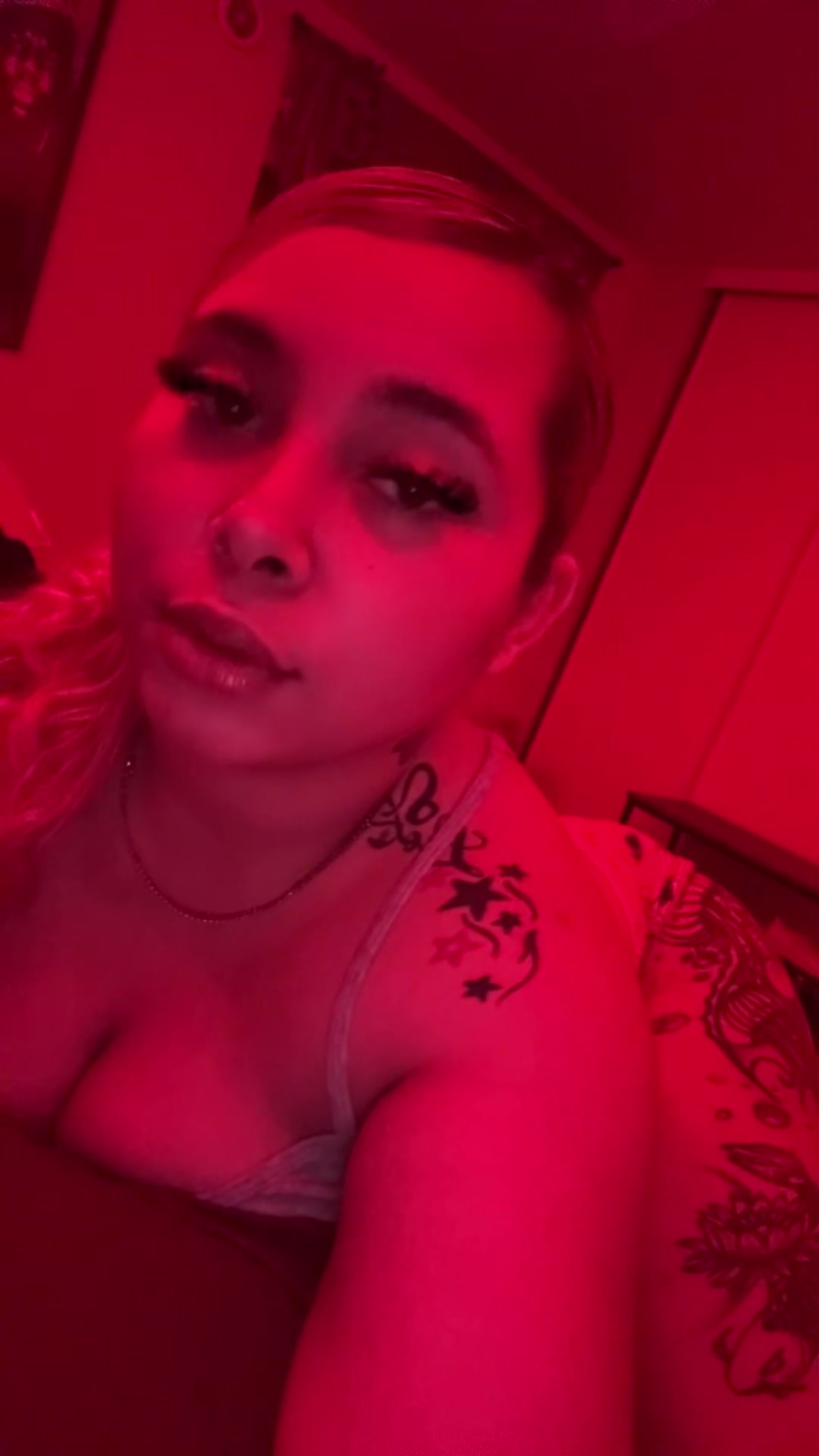 @Neeneecruz