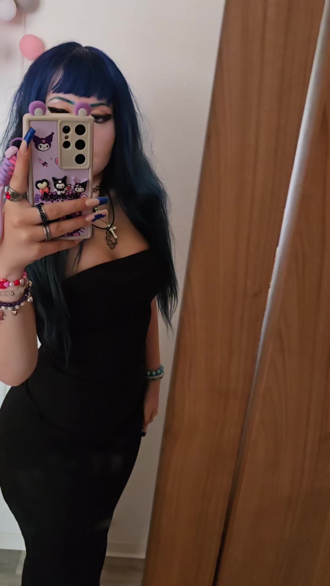 @𝑟𝑜𝑠𝑒𝑒 🦇