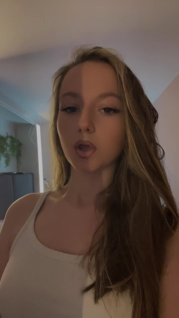 @🫐