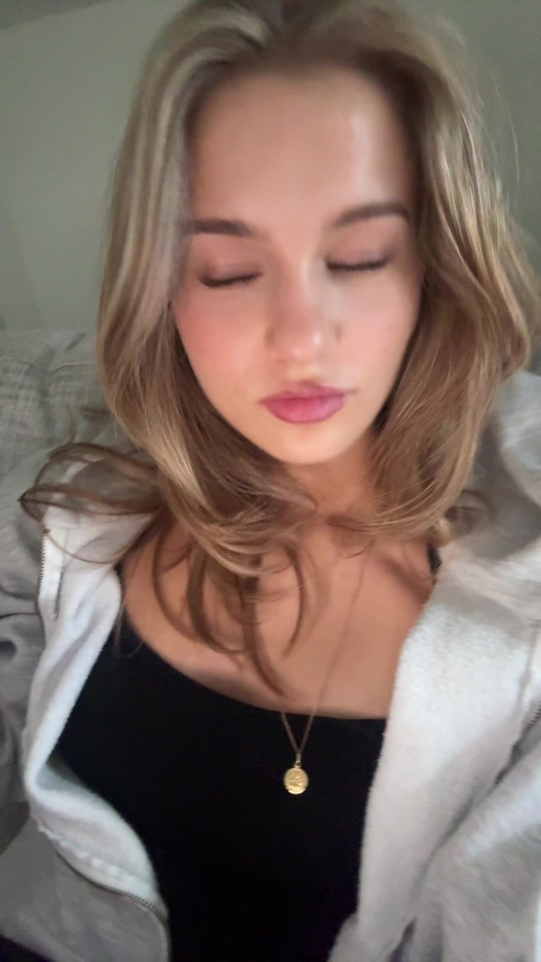 @Niki🧌