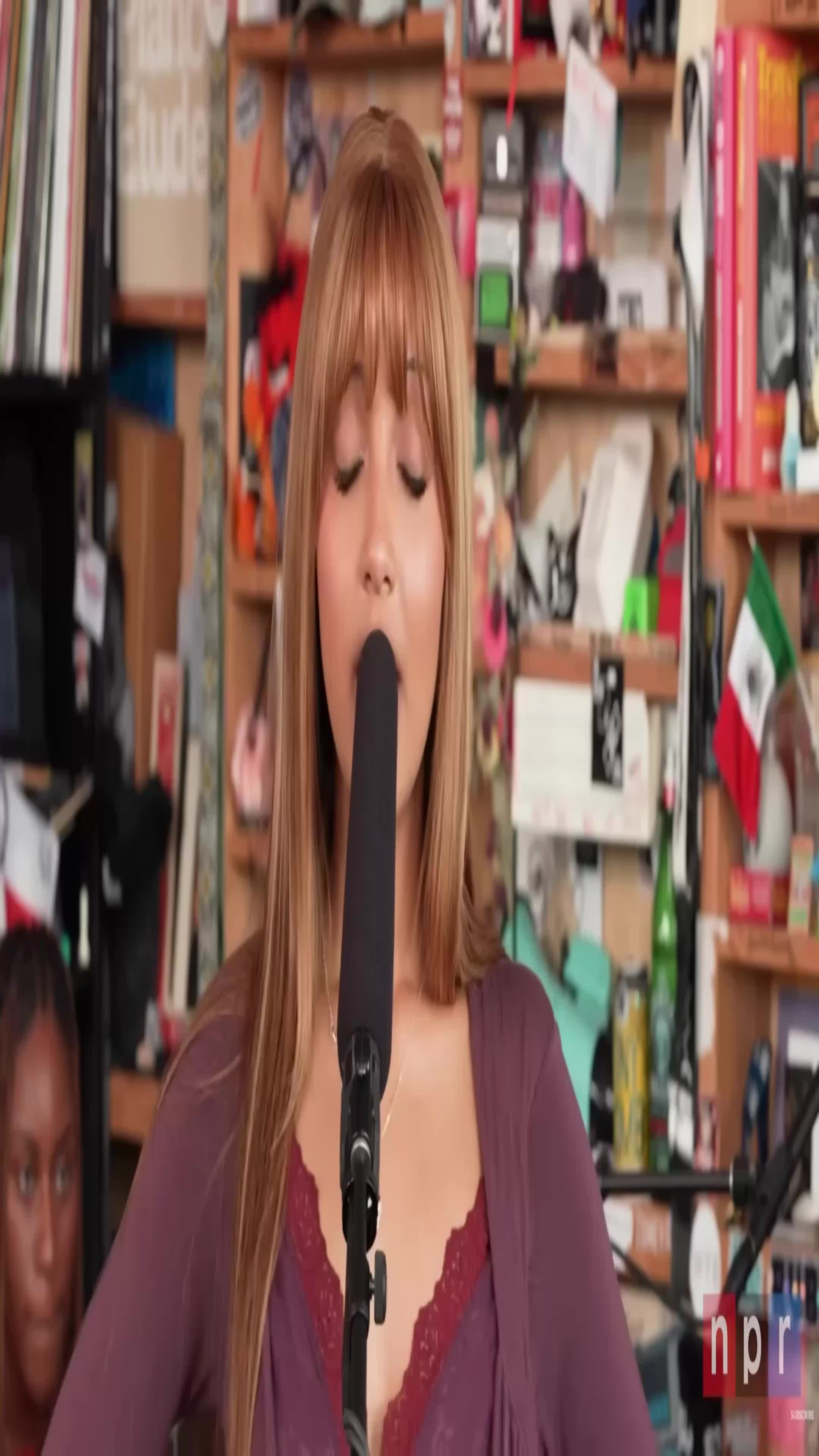 @￴