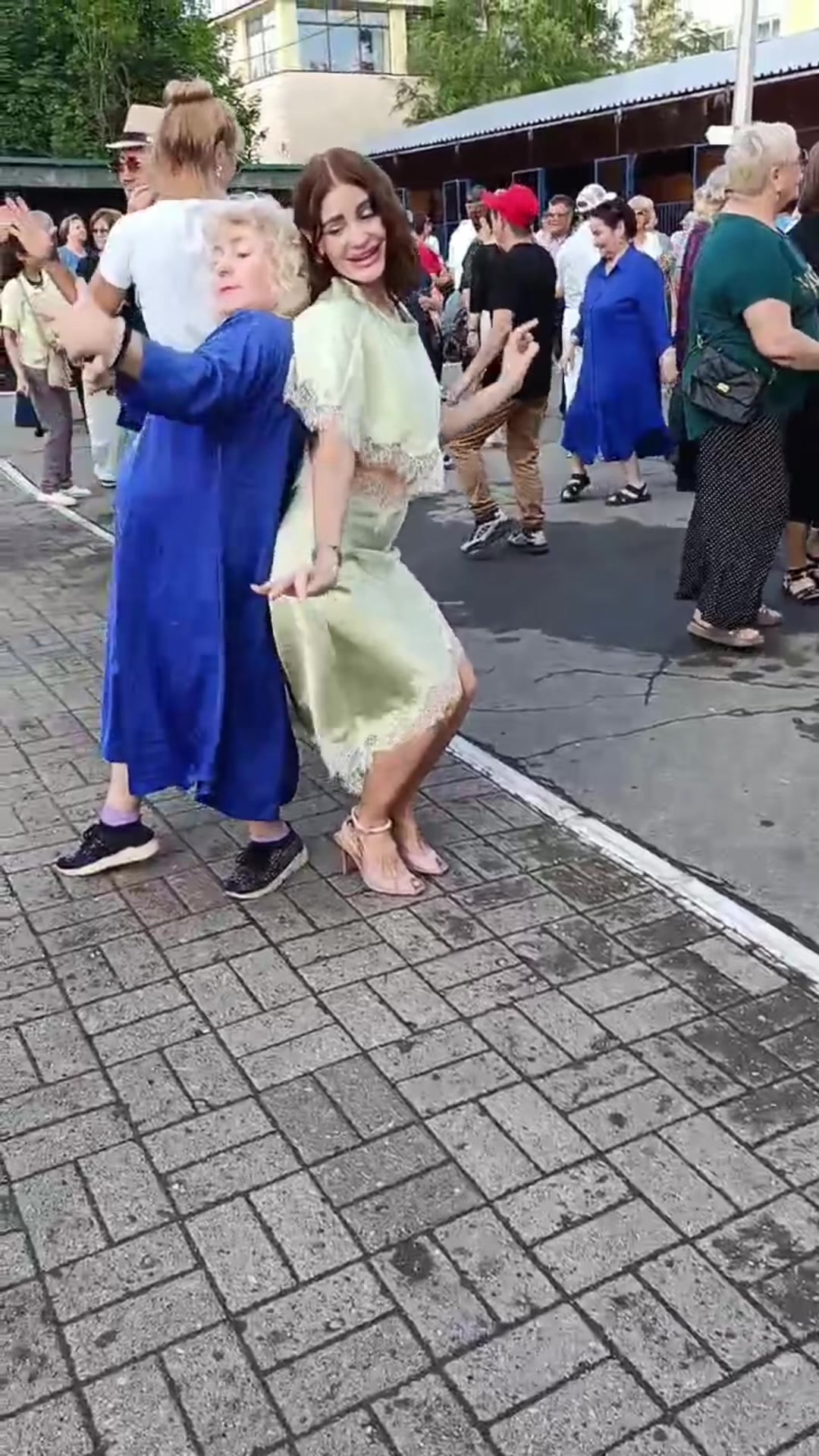 @АлуЗара