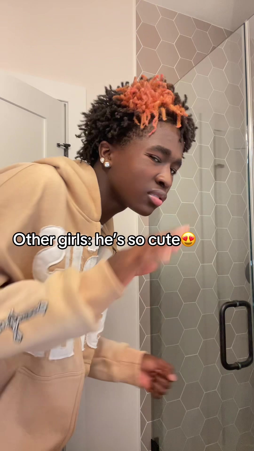 @𝒯𝓎𝑜👩🏽&zwj;🎤