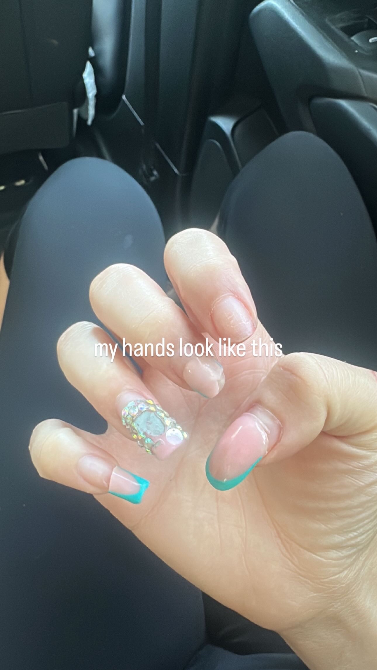 @nailartistnayy_