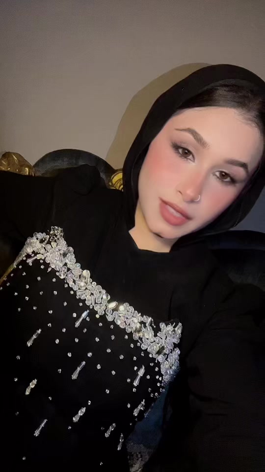 @𝑹🍒.