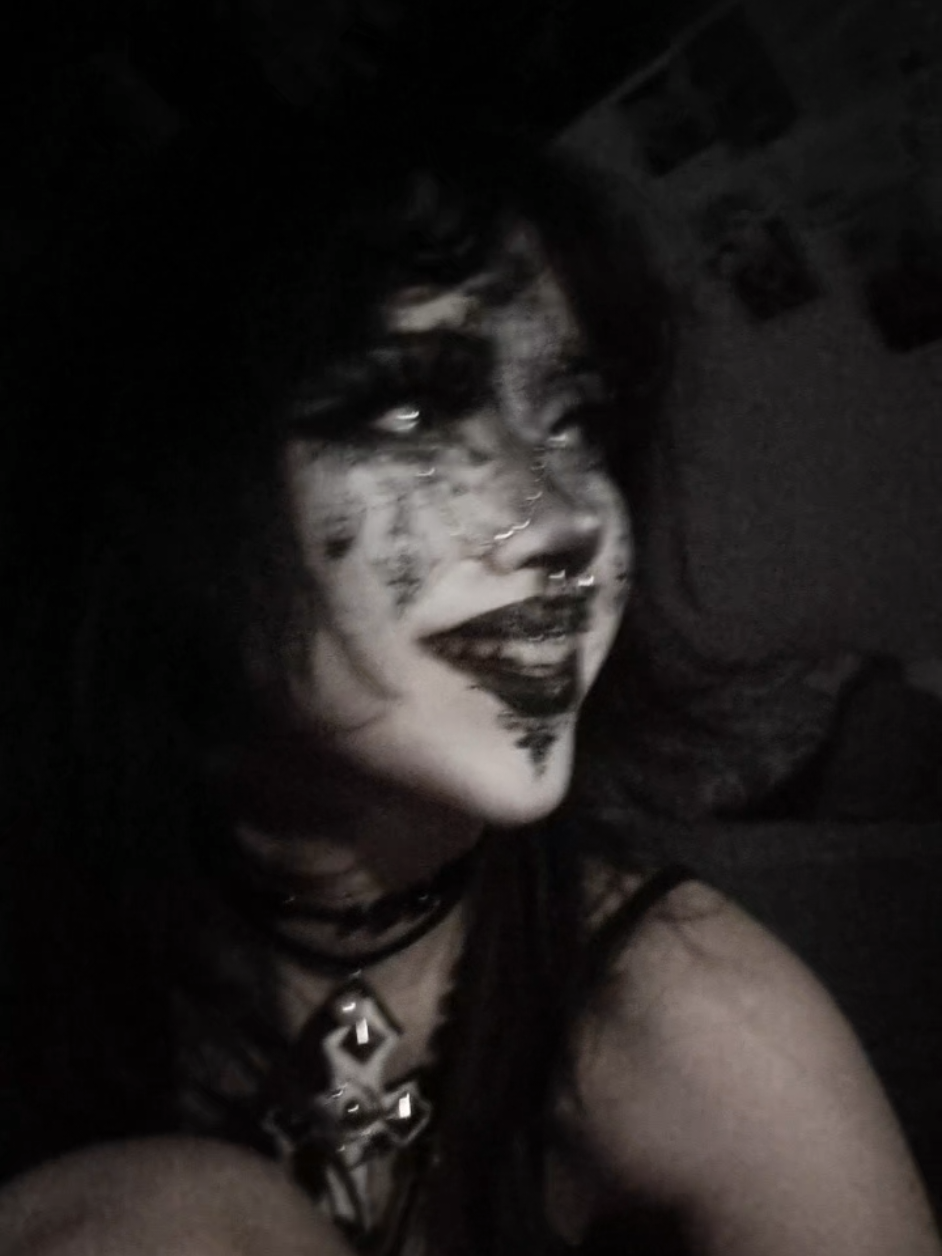 @⋆☽₊˚.𝒢𝒽ℴ𝓁𝓁𝓎.˚₊☾⋆