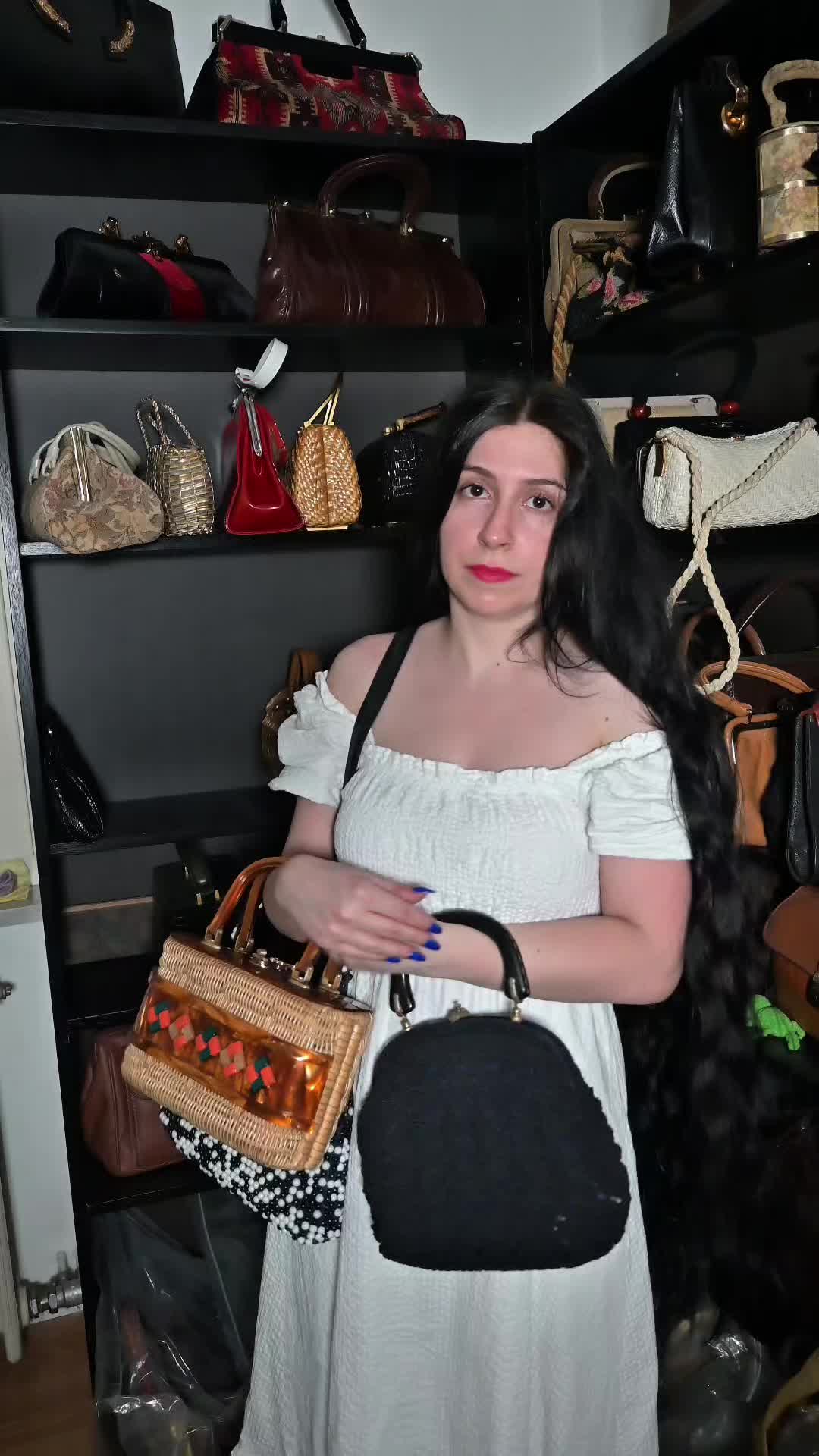 @Valeria👜👛