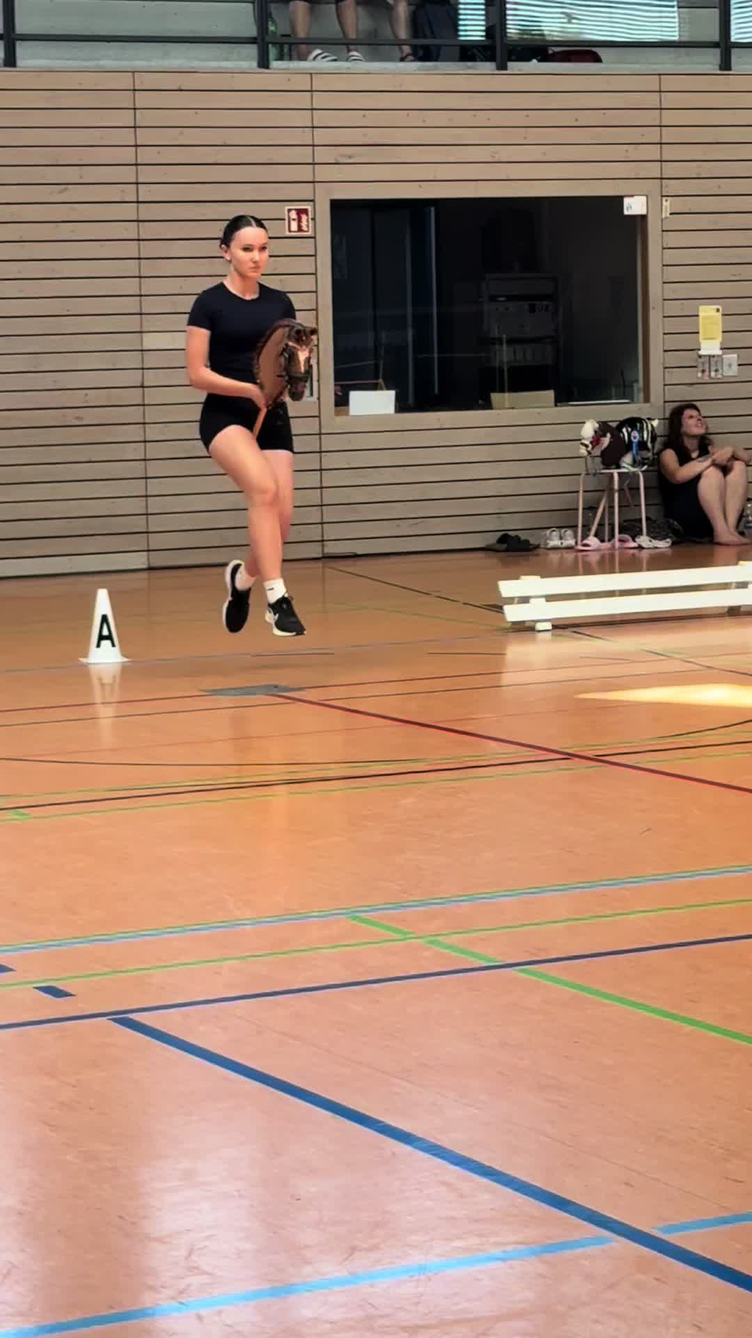 @🫰🏼