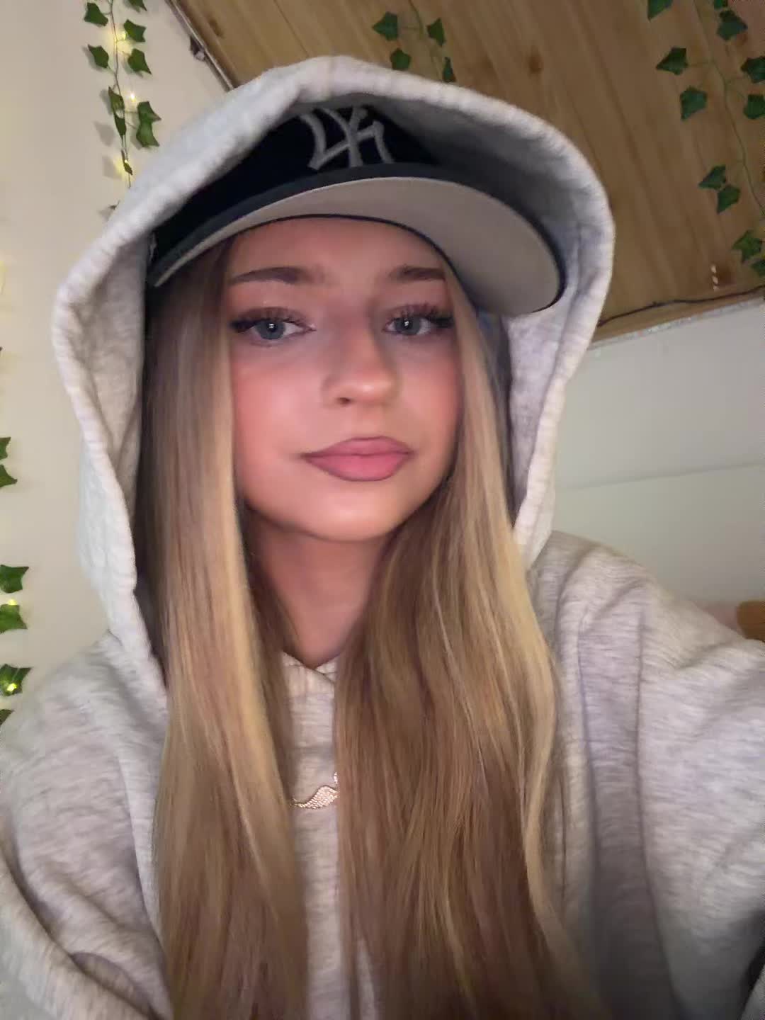 @⋆𝓞𝓵𝓪⋆