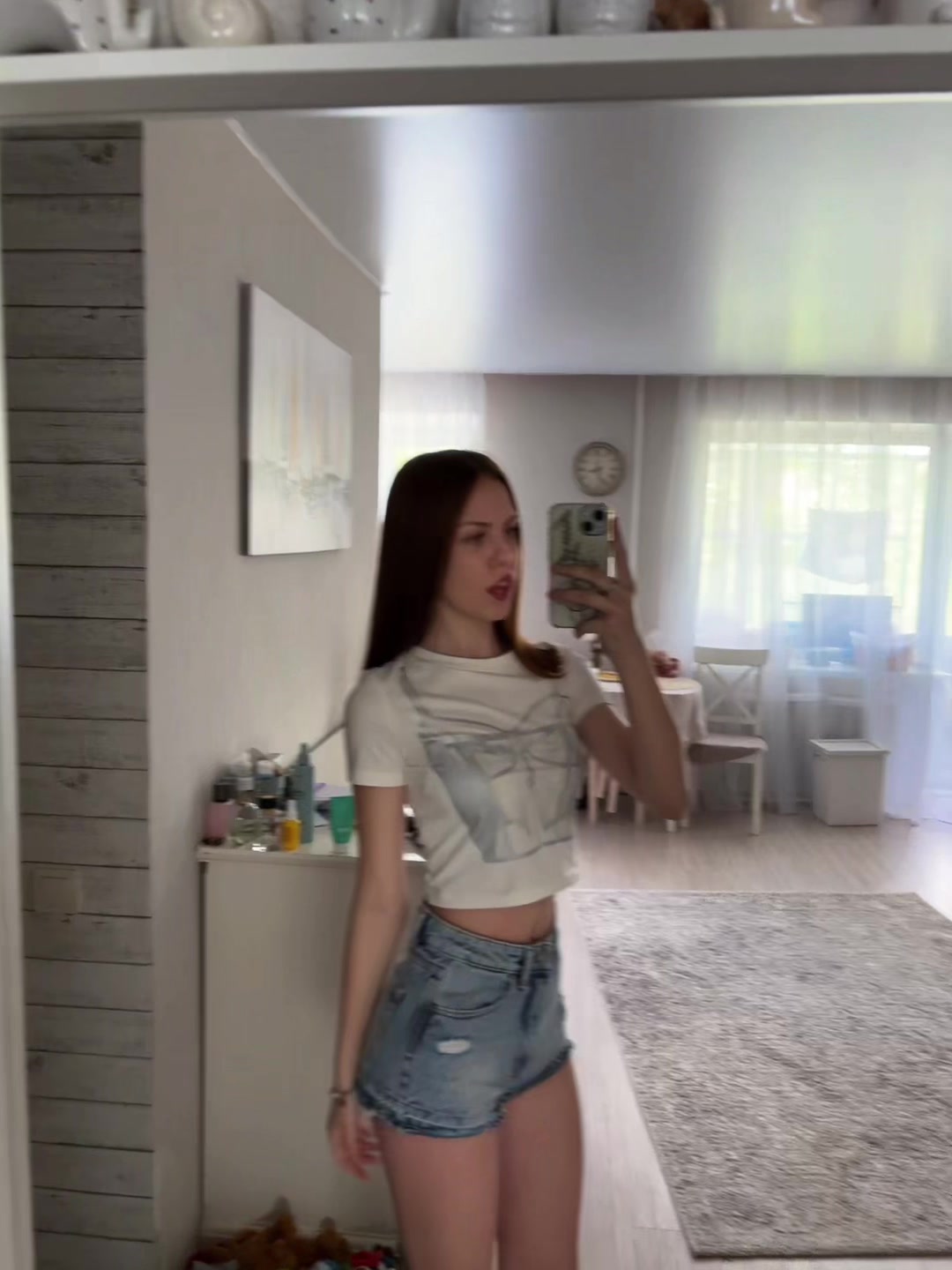 @༒