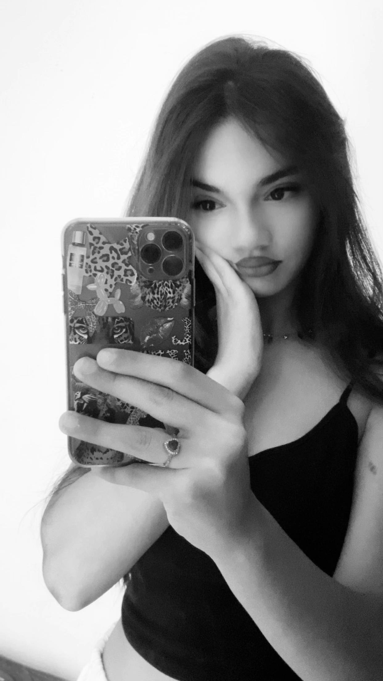 @Miraaaa🪩