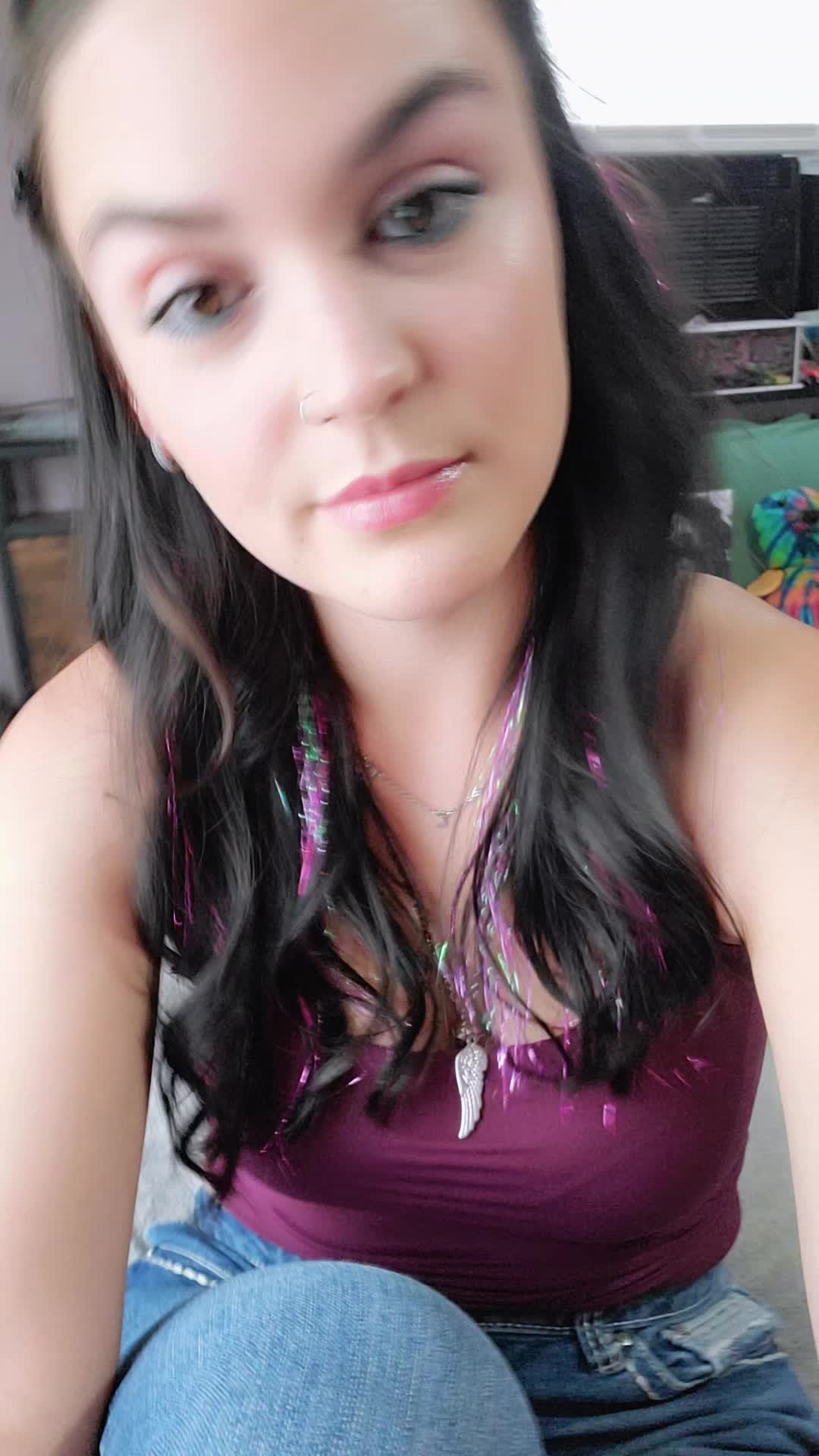 @Holly🦋🤟