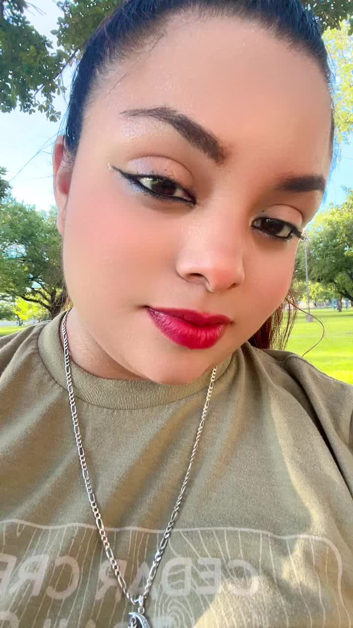 @yoliespinal