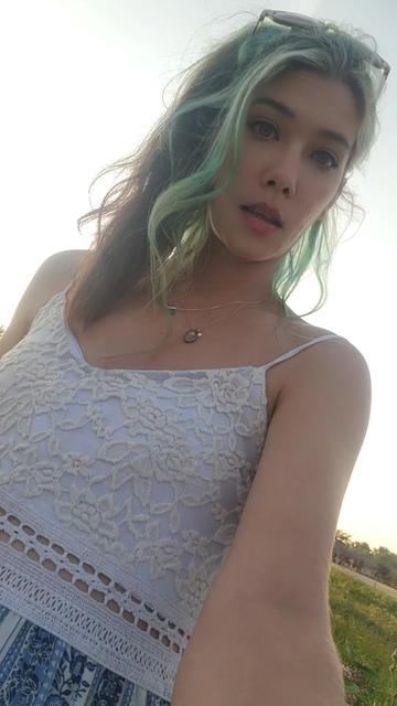 @Thegirlwiththecursemark
