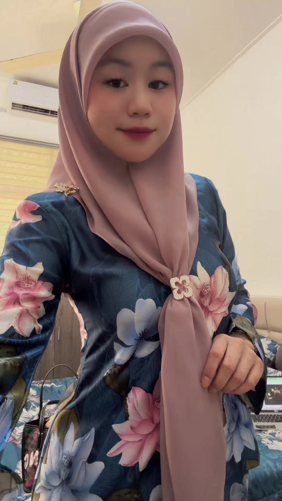 @𝒞𝒾𝓃