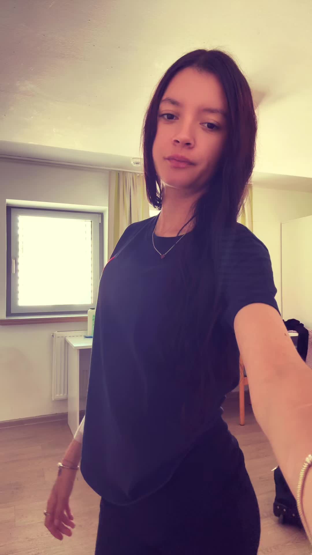 @𝐄𝐦𝐦𝐲