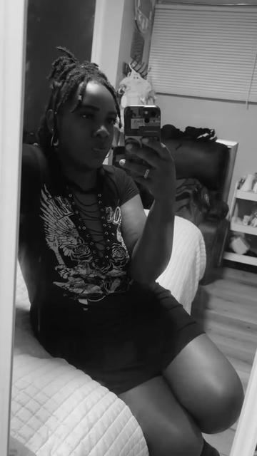 @AunyeaaF.