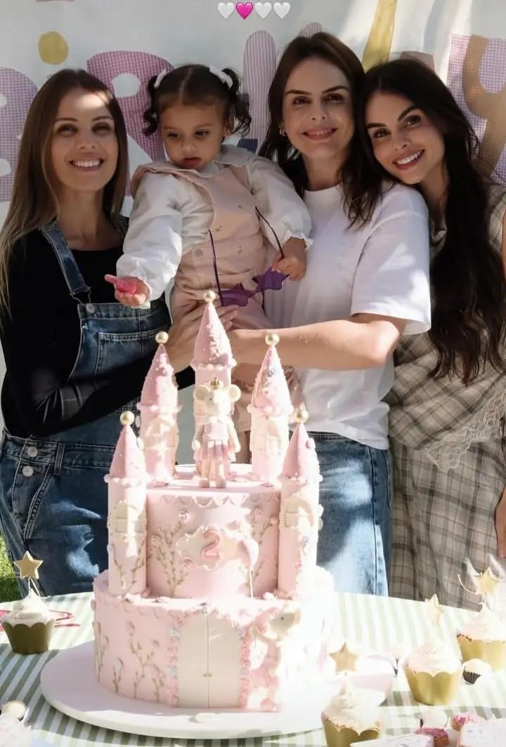 @𝐻𝑒𝑙𝑒𝑛𝑎& 𝐴𝑚𝑎𝑛𝑑💞